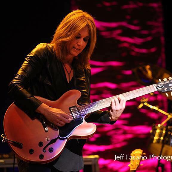 Linda Taylor Guitarist